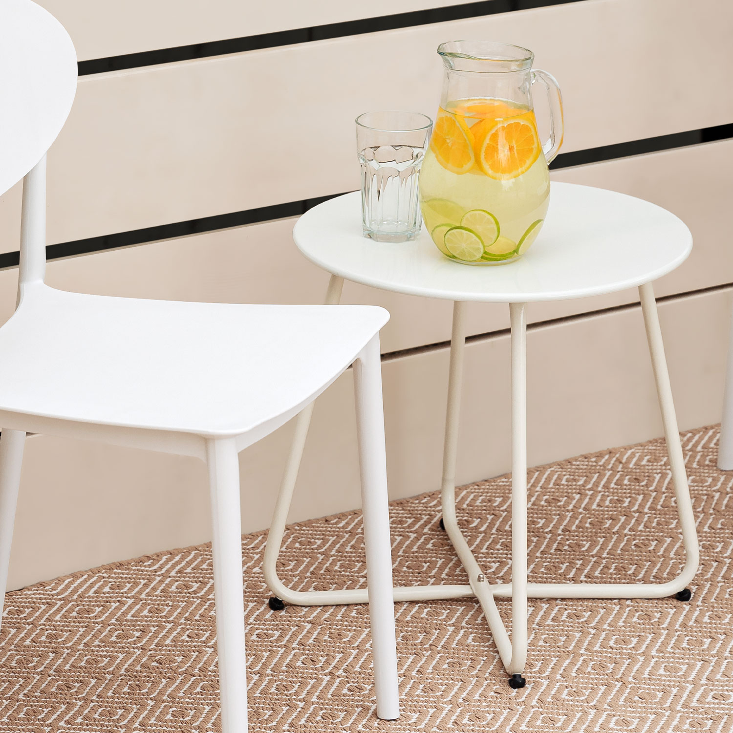 Coffee table Side table Round Garden Table White Metal Small table Outdoor table Bistro table