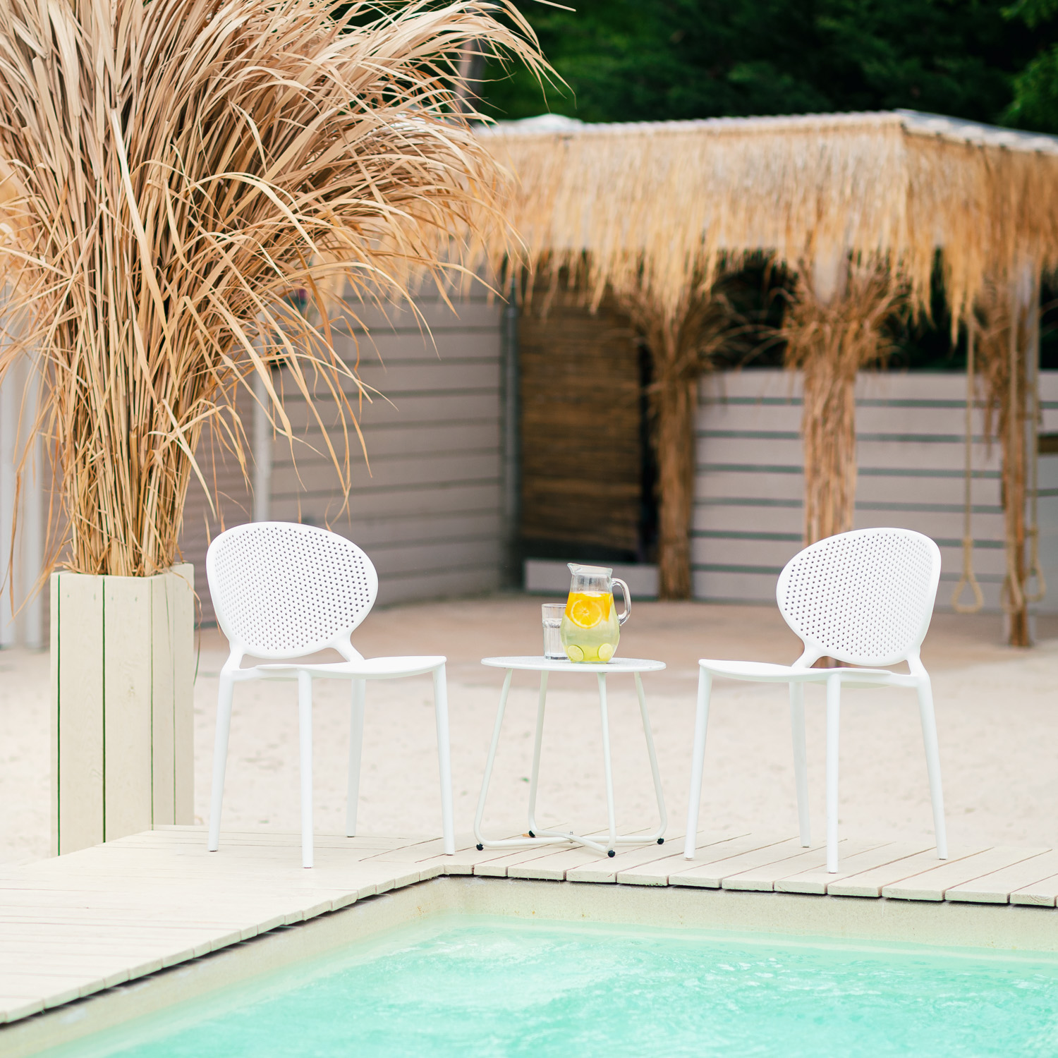 Modern Garden chair Set of 4 White Camping chairs Outdoor chairs Plastic Stacking chairs Kitchen chairs