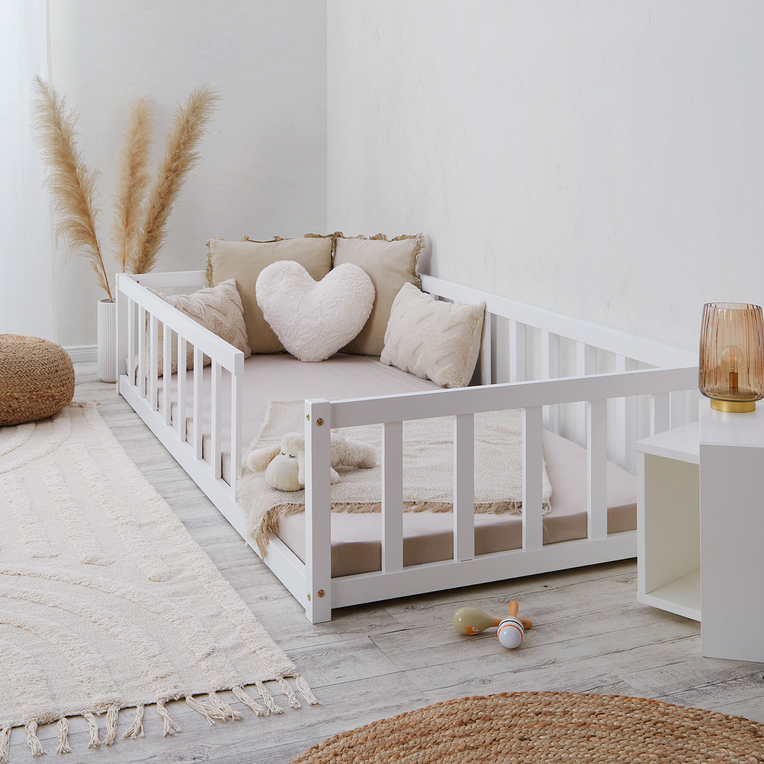 Children's Bed 90x200 cm White | Floor Bed with Slatted Frame | with Fall Protection | Montessori