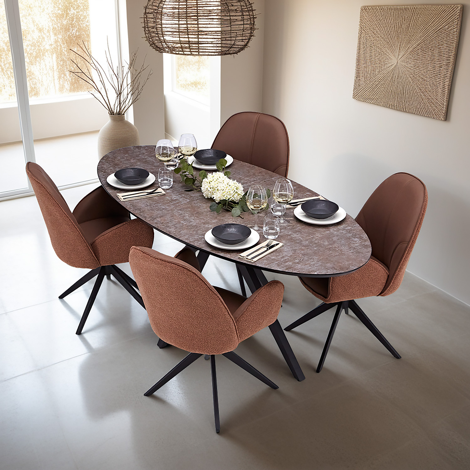 Essgruppe oval 200 cm mit 4 drehbaren Bouclé/Leder-Stühlen braun – modern & gemütlich