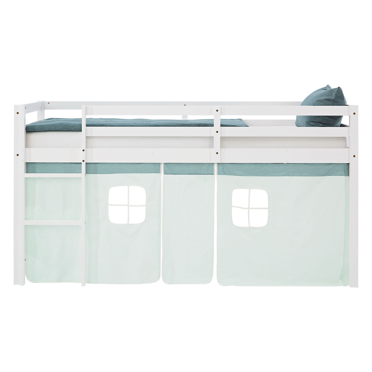 Kinderhochbett in Grün mit Elementen aus Kiefernholz, Lattenrost, Matratze, Leiter und Spielvorhang. Das weiße Hochbett ist mit Matratze und Kissen vor weißem Hintergrund abgebildet. Sichtbar sind eine Leiter, seitliche Schutzgitter, ein Spielvorhang unte