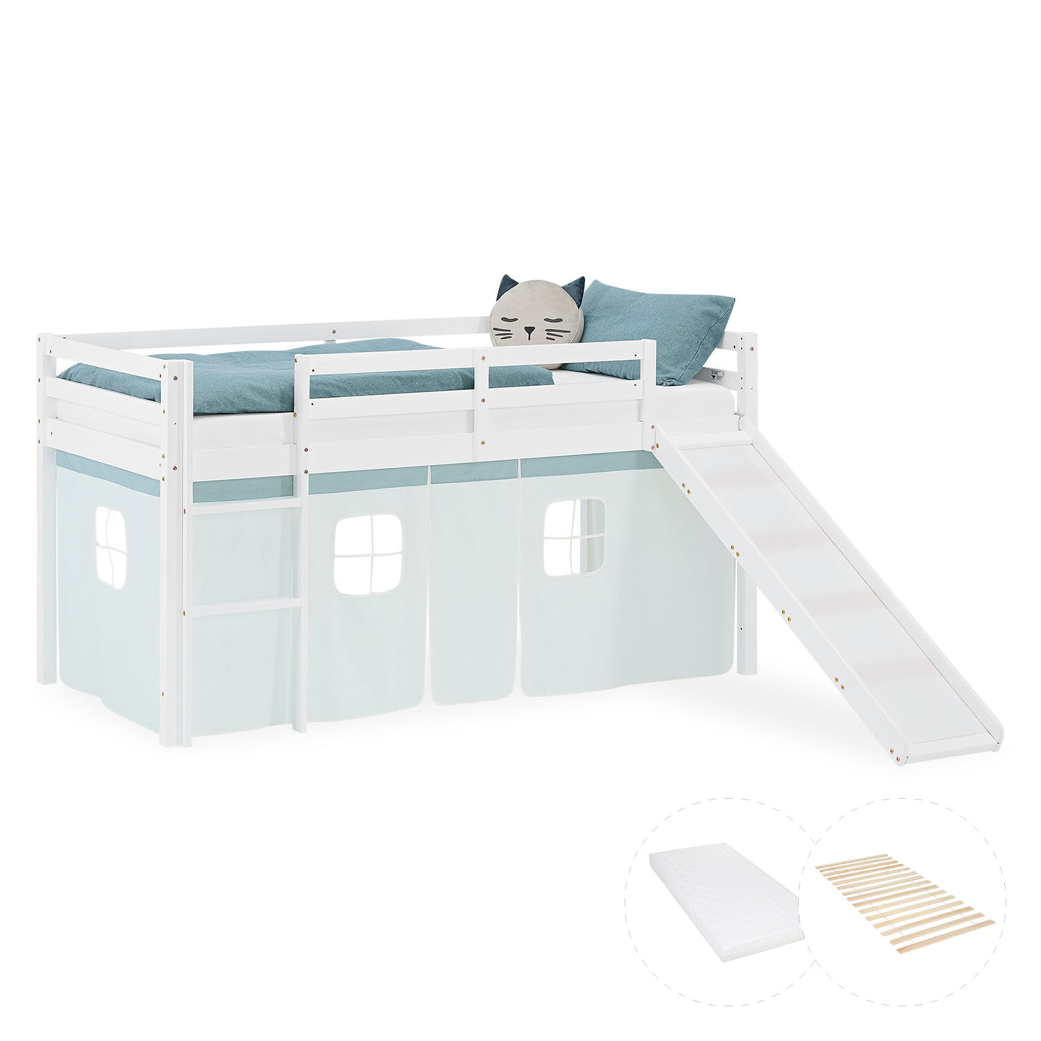 Kinderhochbett in Grün mit Elementen aus Kiefernholz, Lattenrost, Matratze, Rutsche und Spielvorhang. Das weiße Hochbett ist mit Matratze und Kissen vor weißem Hintergrund abgebildet. Sichtbar sind eine Leiter, seitliche Schutzgitter, ein Spielvorhang unt