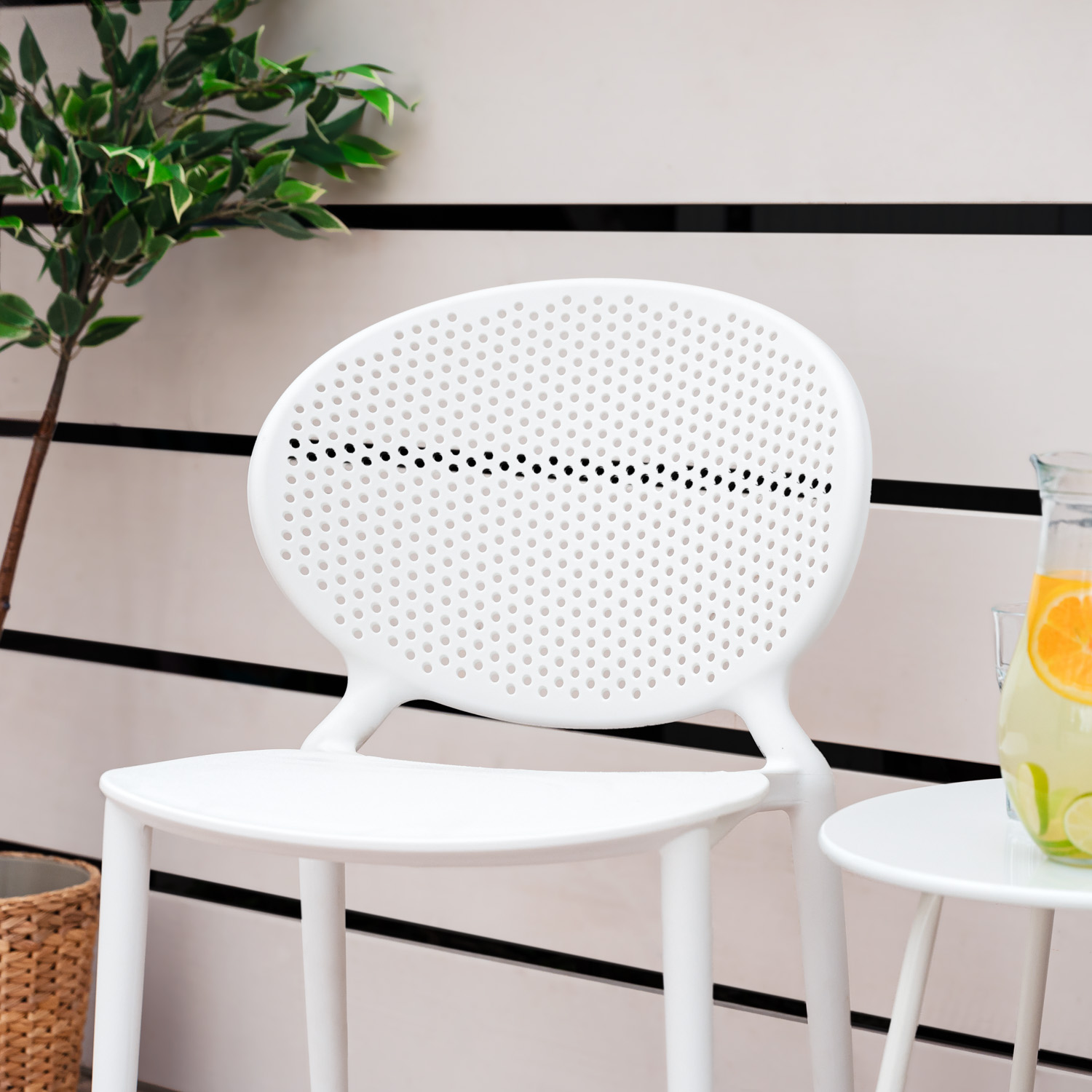 Modern Garden chair Set of 4 White Camping chairs Outdoor chairs Plastic Stacking chairs Kitchen chairs
