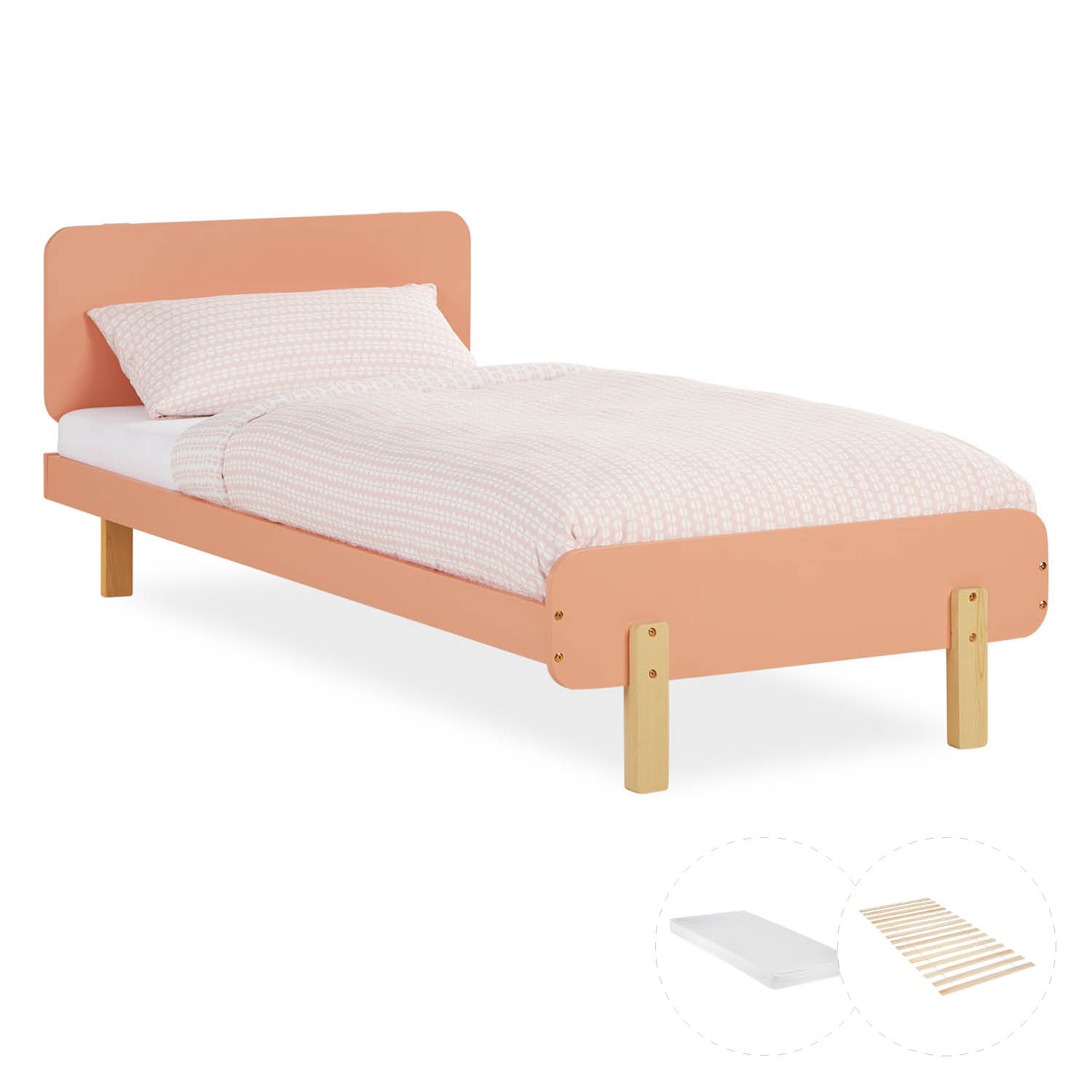 Kinderbett in Rot mit Holzelementen, Lattenrost und Matratze. Das Bett ist mit Matratze, Bettwäsche und Kissen vor weißem Hintergrund abgebildet. Kopfteil, Rahmen und Beine sind in der schrägen Ansicht sichtbar.