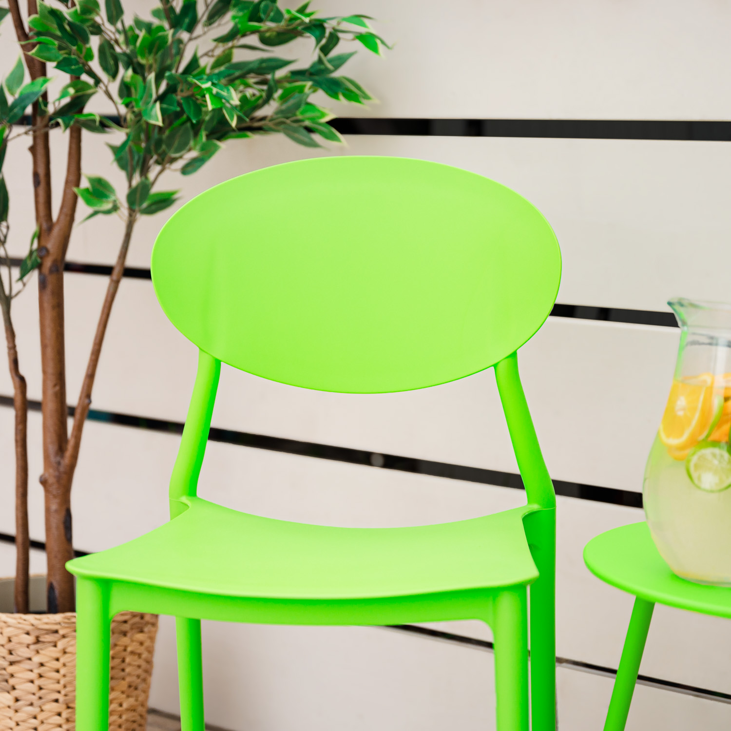 Garden chair Set of 4 Camping chairs Green Outdoor chairs Plastic Stacking chairs Kitchen chairs