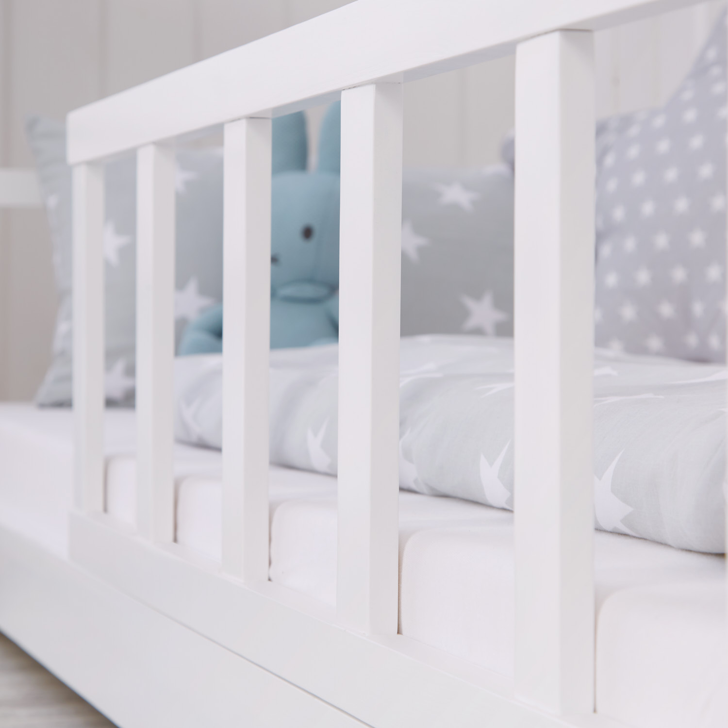 Children's Bed 90x200 cm White | House Bed with Fall Protection | Montessori | Single Bed | with Slatted Frame | Wood