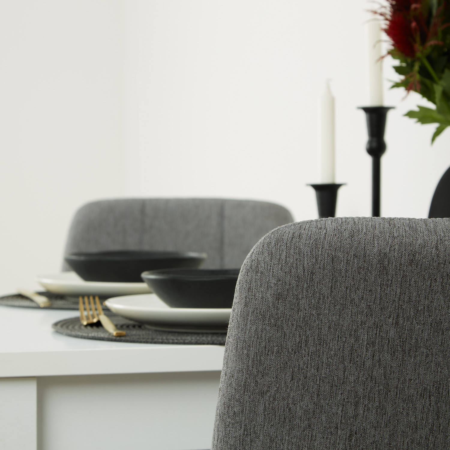 White 80x80 cm dining set + 2 gray upholstered chairs without armrests – Modern & space-saving