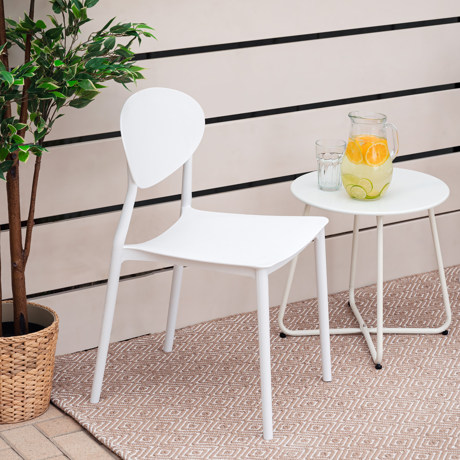 Garden chair Set of 4 Camping chairs White Outdoor chairs Plastic Stacking chairs Kitchen chairs