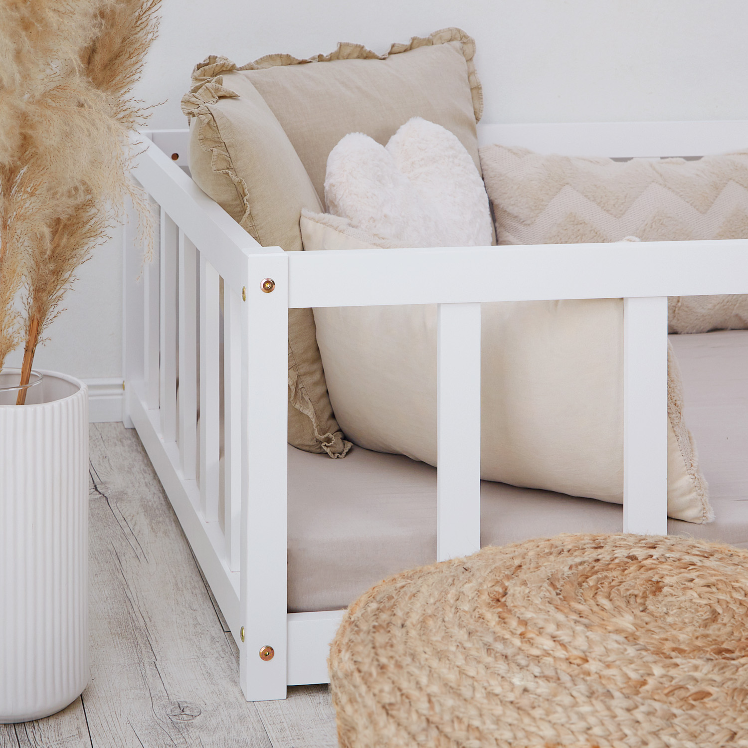 Children's Bed 90x200 cm White | Floor Bed with Slatted Frame | with Fall Protection | Montessori