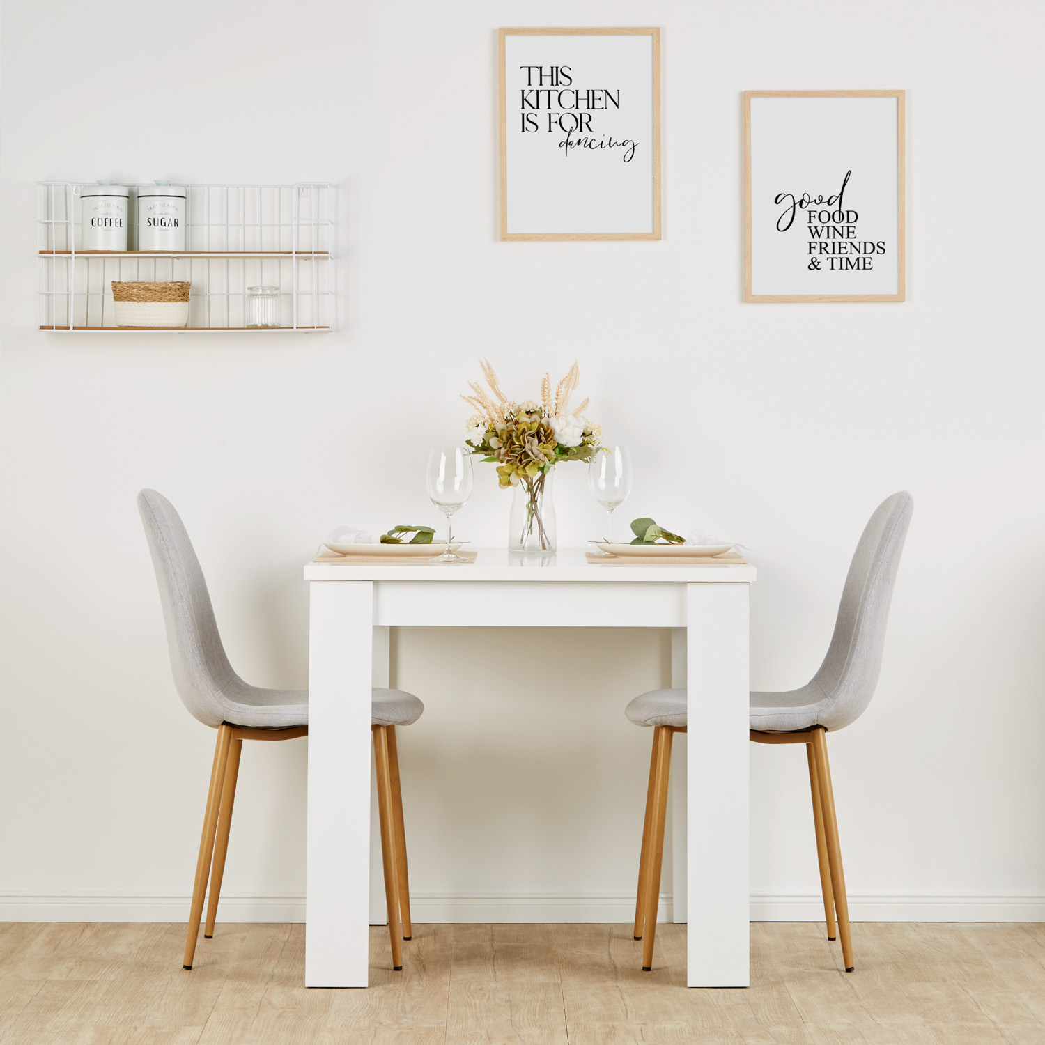 Essgruppe Weiß 80x80 cm mit 2 Stühlen lichtgrau – platzsparend & skandinavisch