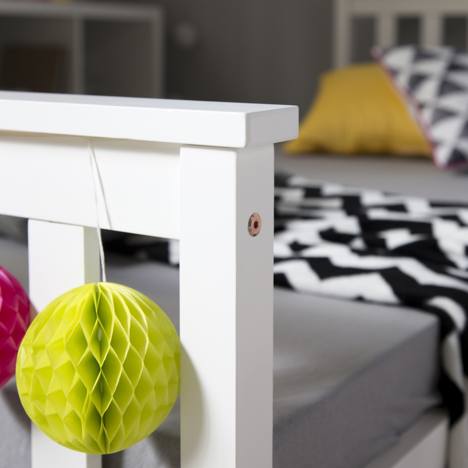 Wood Bed 90x200 cm White | Single Bed | with Slatted Frame | Kids Youth Guest Bedroom