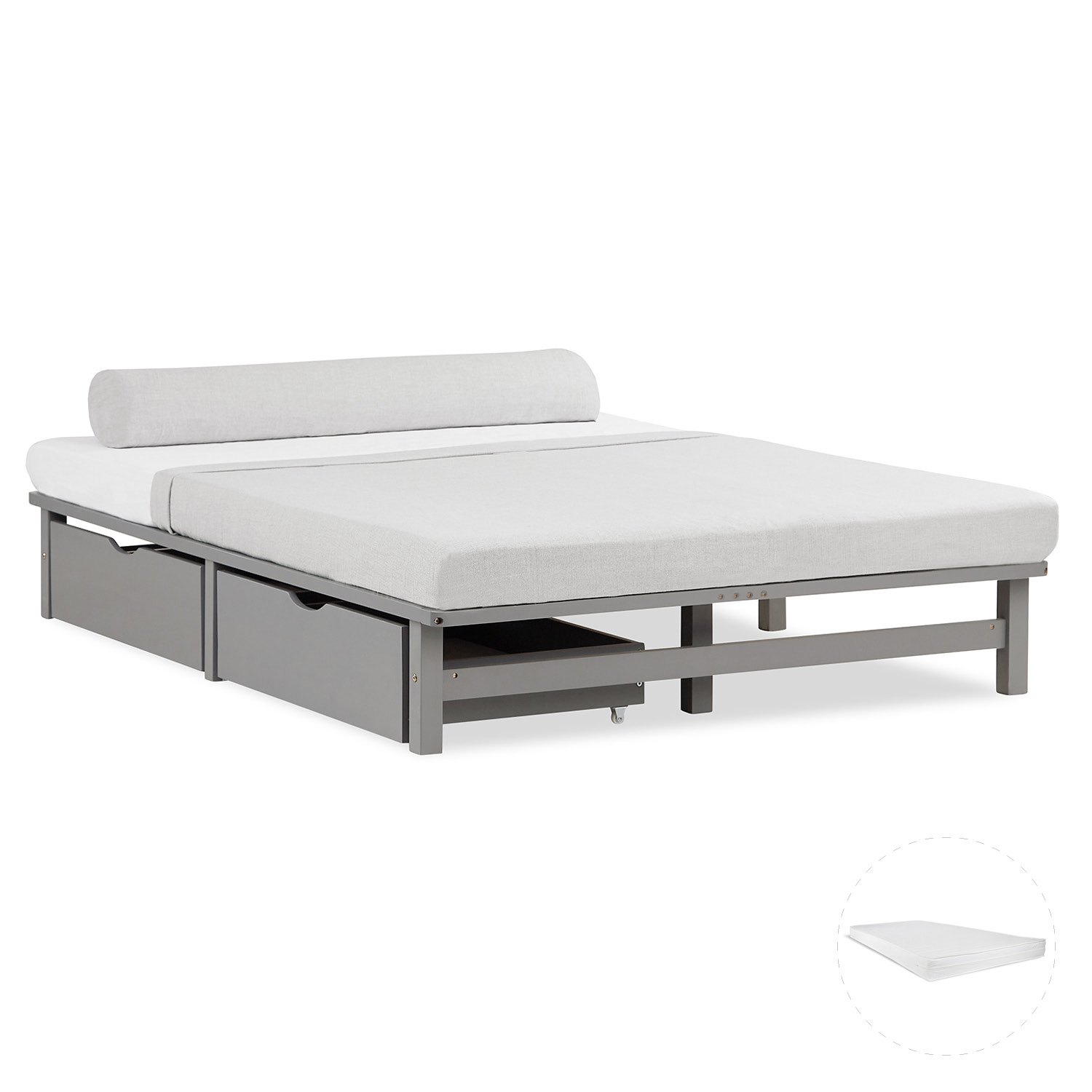 Holzbett in Grau mit Holzelementen, Matratze und Stauraum. Das niedrige Bett ist mit einer Matratze und einer länglichen Polsterrolle vor weißem Hintergrund abgebildet. Die offenen Rahmenseiten und die Beine sind sichtbar. Unter der Liegefläche sind zwei