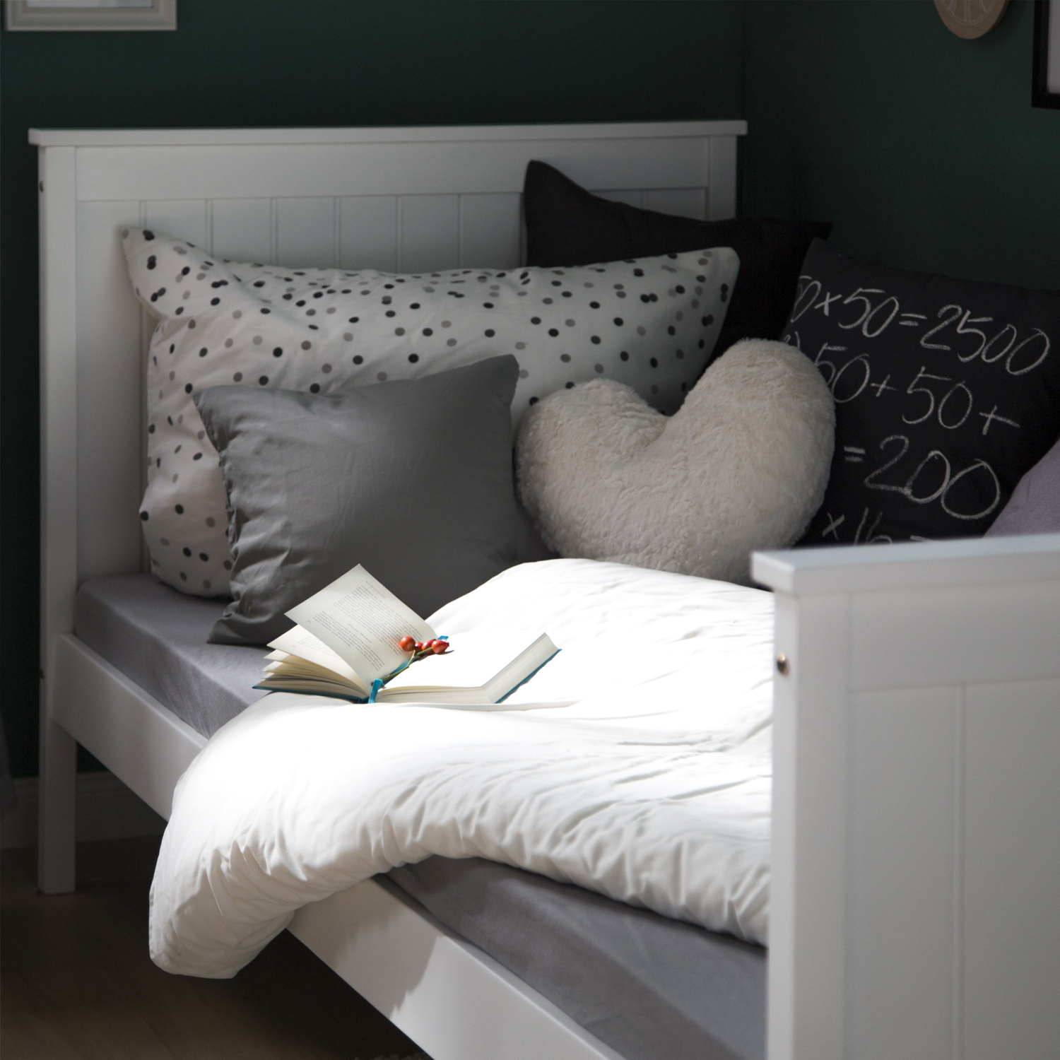 Wood Bed 90x200 cm White | Single Bed | with Slatted Frame | Country House Style | Kids Youth Guest Bedroom