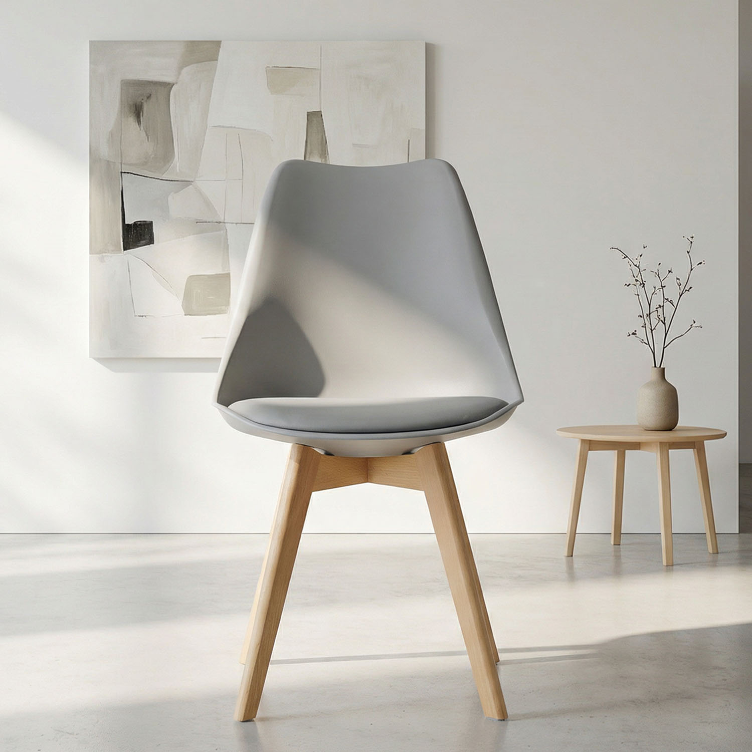 4 Grey Dining Chairs – Modern Plastic Design Chair with Wooden Legs | Set of 4 Contemporary Kitchen & Dining Chairs