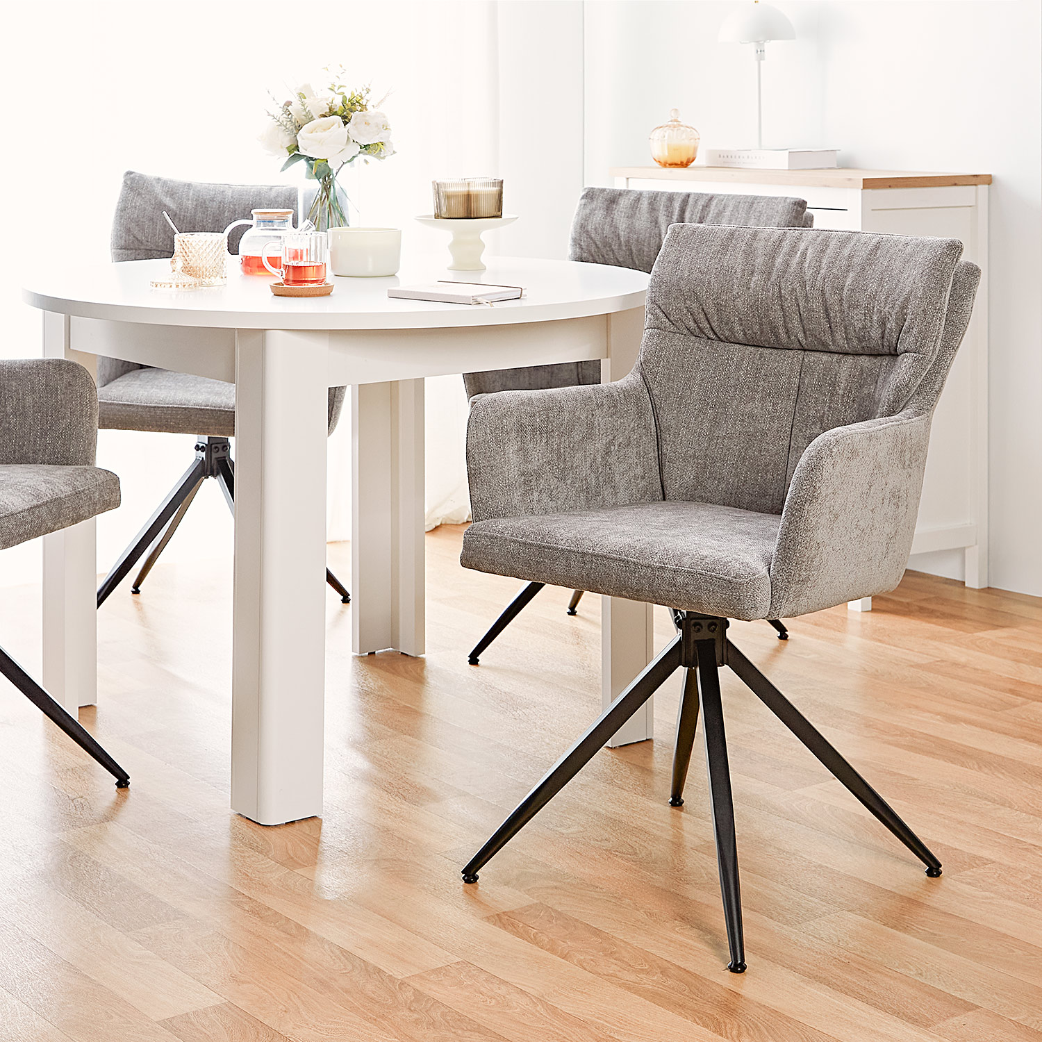 Modern Dining Table Round Kitchen Table Ø 106 cm Wooden Table Oak White 4 Seater