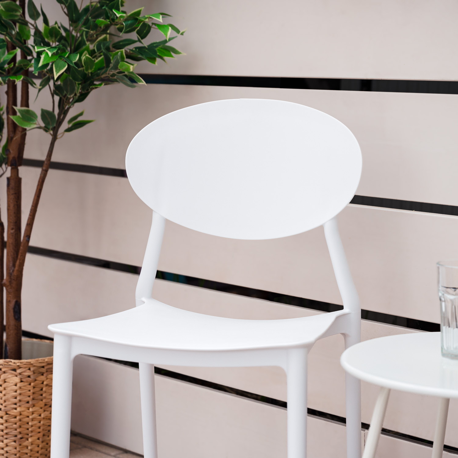 Garden chair Set of 4 Camping chairs White Outdoor chairs Plastic Stacking chairs Kitchen chairs