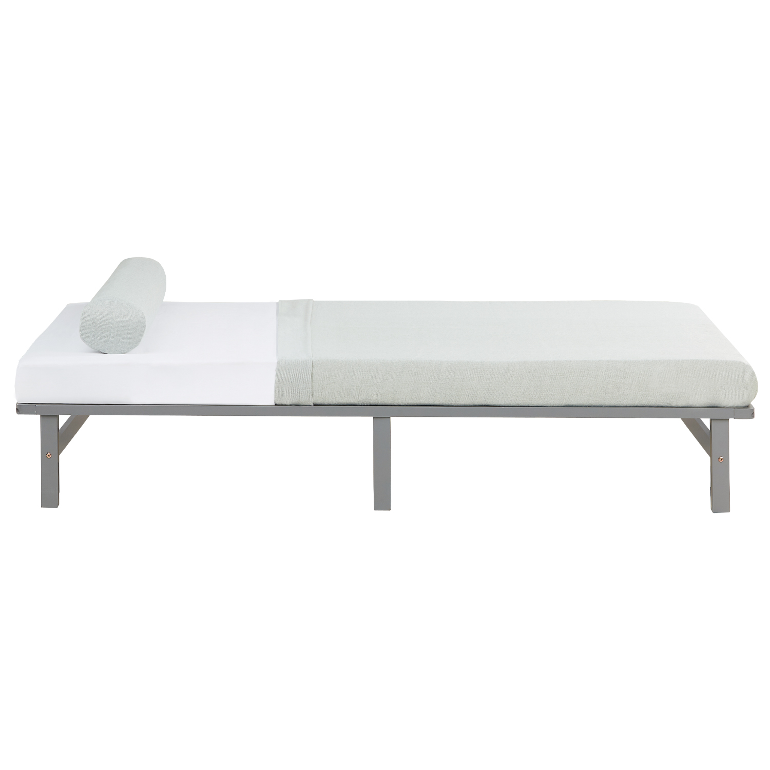 Holzbett in Grau mit Holzelementen und Matratze. Das niedrige Bett ist mit einer Matratze und einer länglichen Polsterrolle vor weißem Hintergrund abgebildet. Die offenen Rahmenseiten und die Beine sind sichtbar.