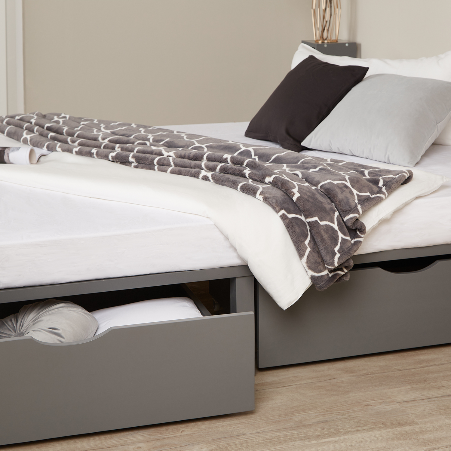 Pallet Bed 90x200 cm Gray with Drawers & Slatted Base – Solid Wood Single Bed with Storage
