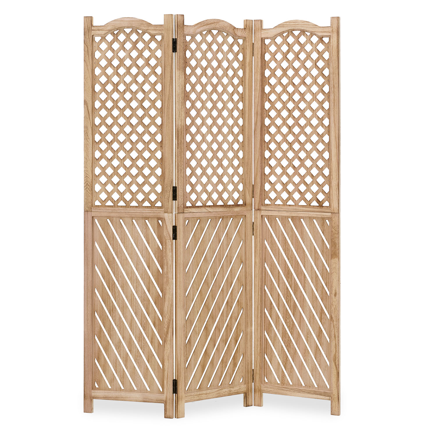 Paravent in Naturholzfarbe mit Holzelementen und 3 beweglichen Elementen. Der naturfarbene Paravent mit offenen Rautenmustern oben und diagonalen Holzleisten unten steht in einem hellen Raum neben einem Beistelltisch mit Vase und einer Hängelampe.
