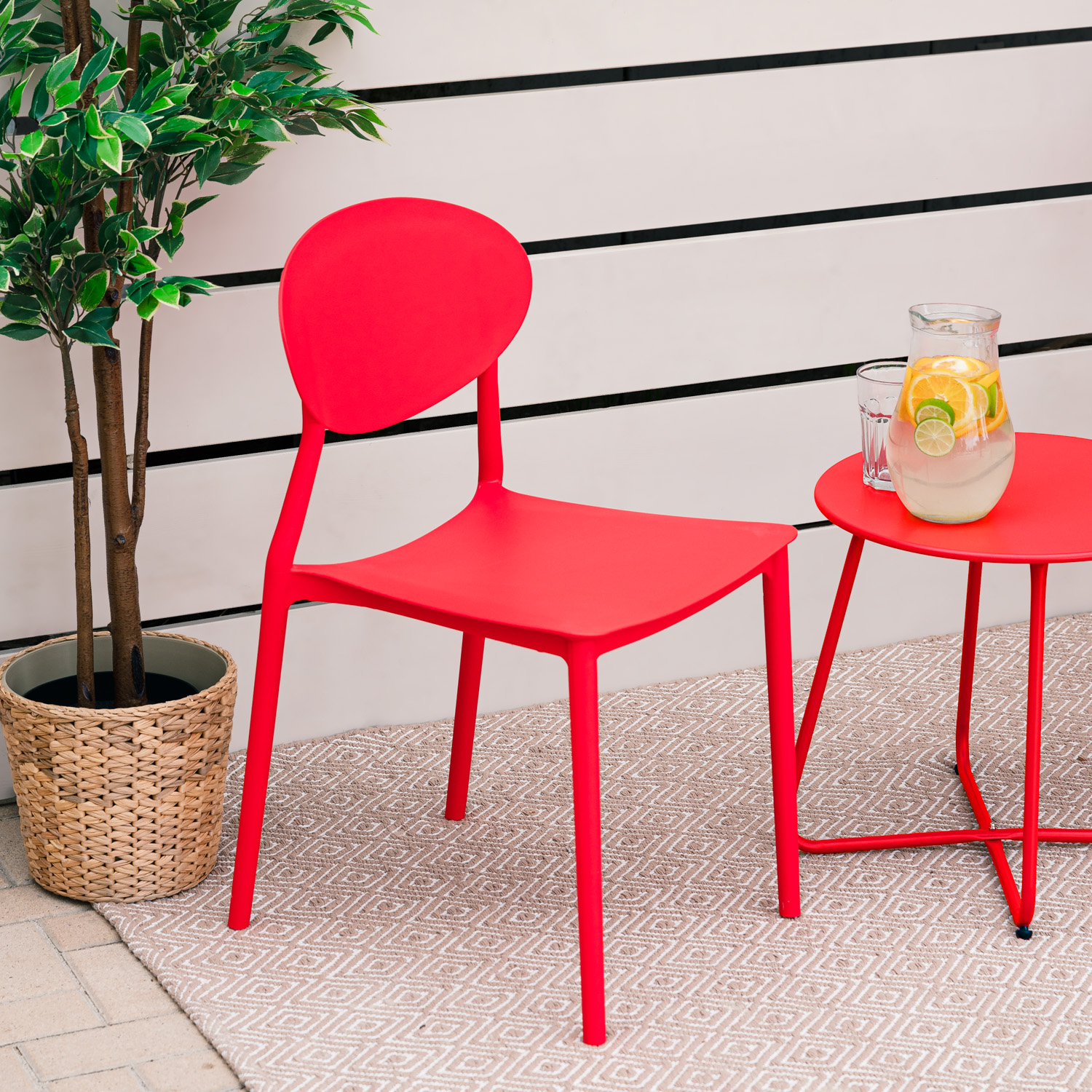 Garden chair Set of 4 Camping chairs Red Outdoor chairs Plastic Stacking chairs Kitchen chairs