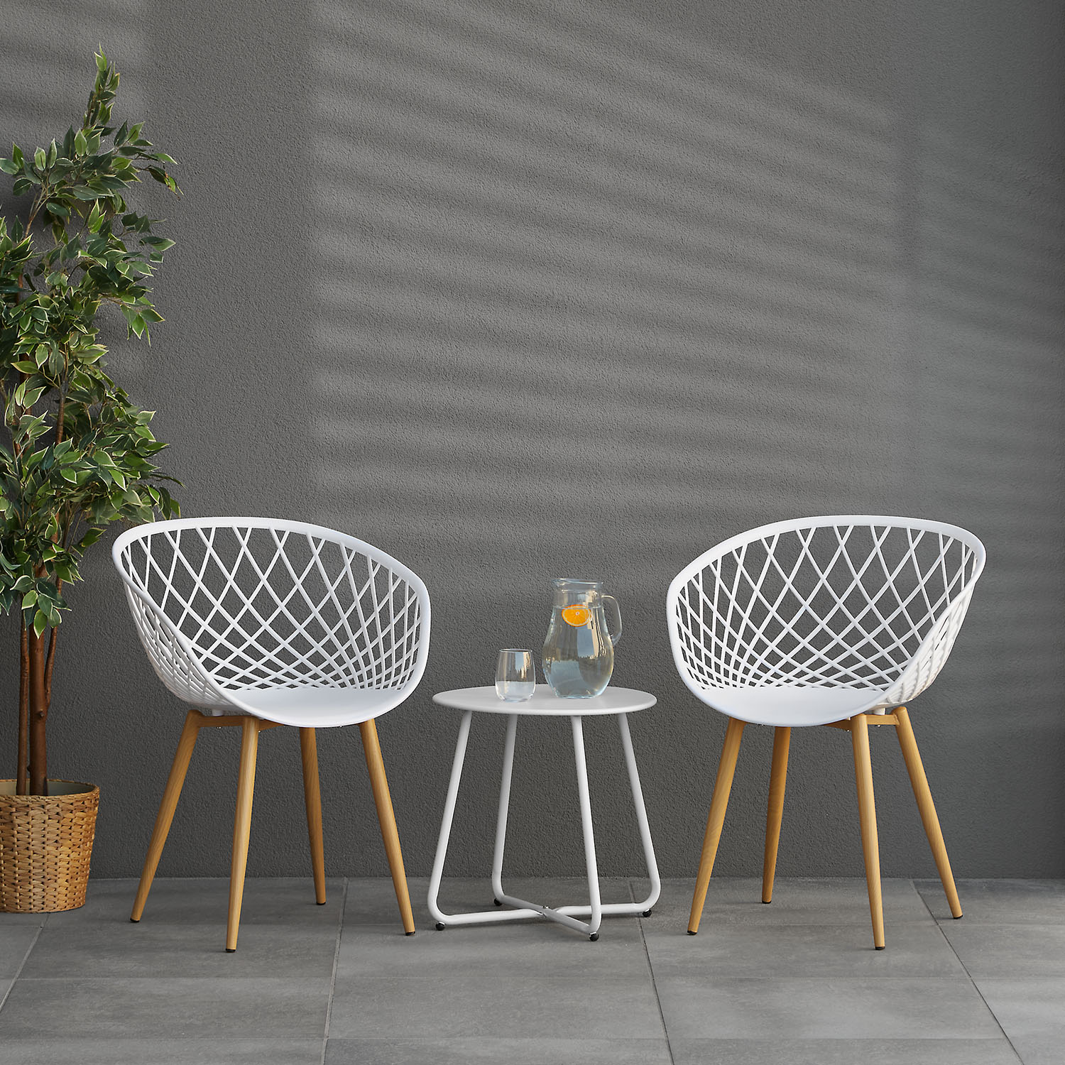 4er Set Gartenstühle Weiß mit Armlehnen – Outdoor Kunststoff Stühle mit Holzoptik-Beinen